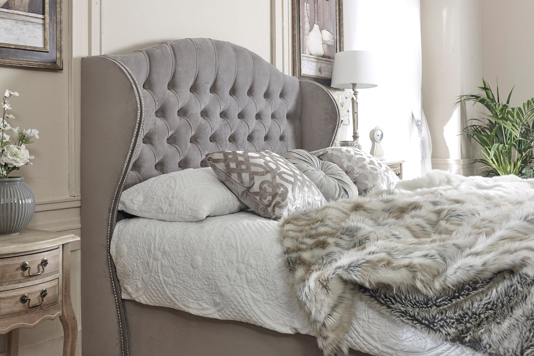Belgravia Wing headboard with studs, alternative view